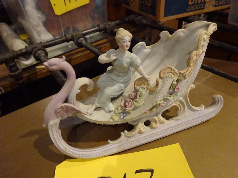 Exquisite Porcelain Piece