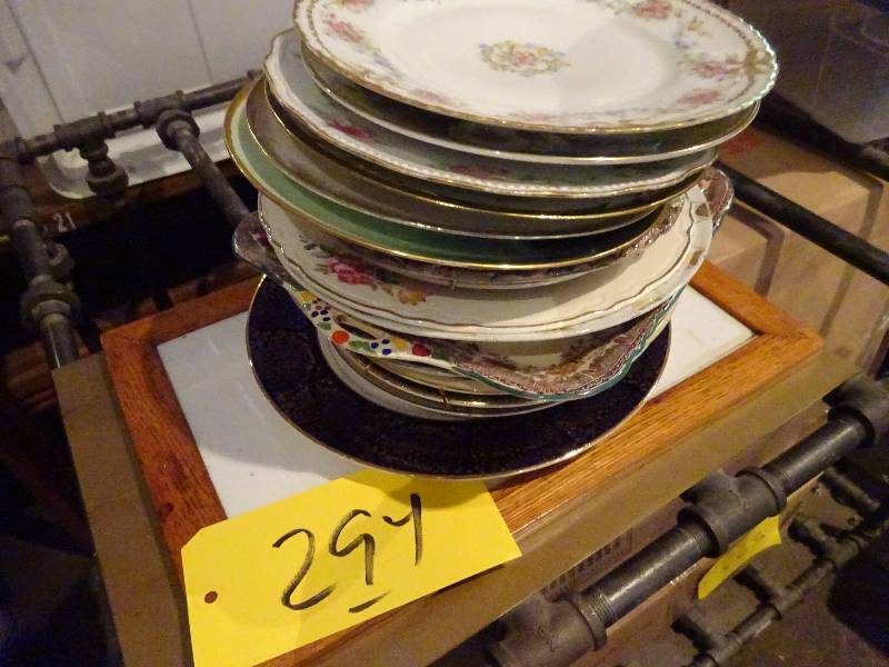 Lot of fancy collector Plates