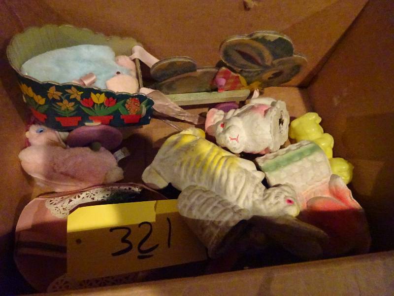 Lot of Vintage Xmas and Easter Decorations