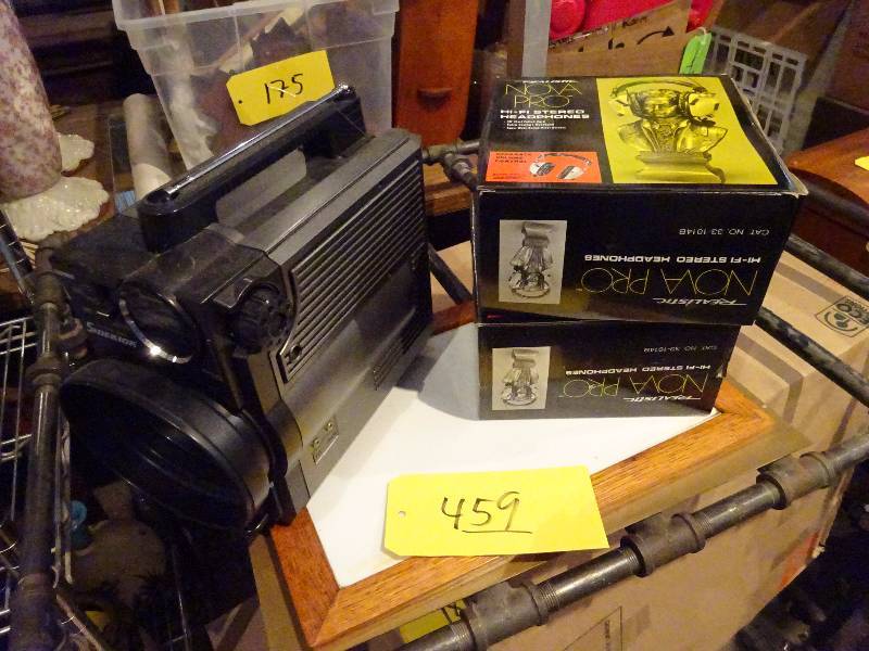2 Nova Pro Headsets, Vintage TV