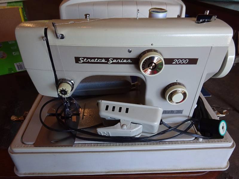 Zig Zag Sewing Machine