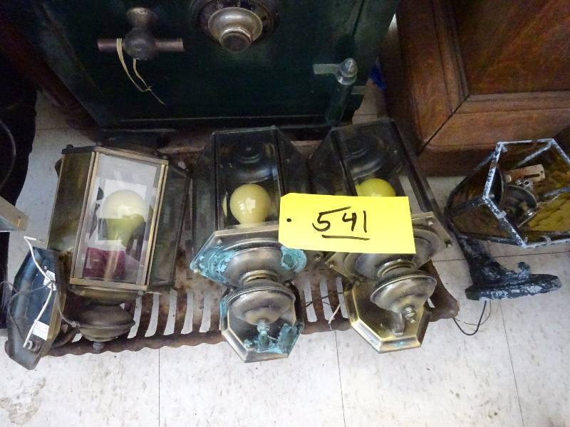4 Outdoor Sconces