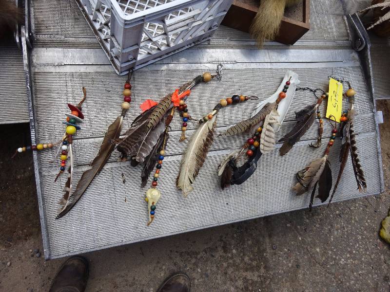 Lit of Feather Amulets