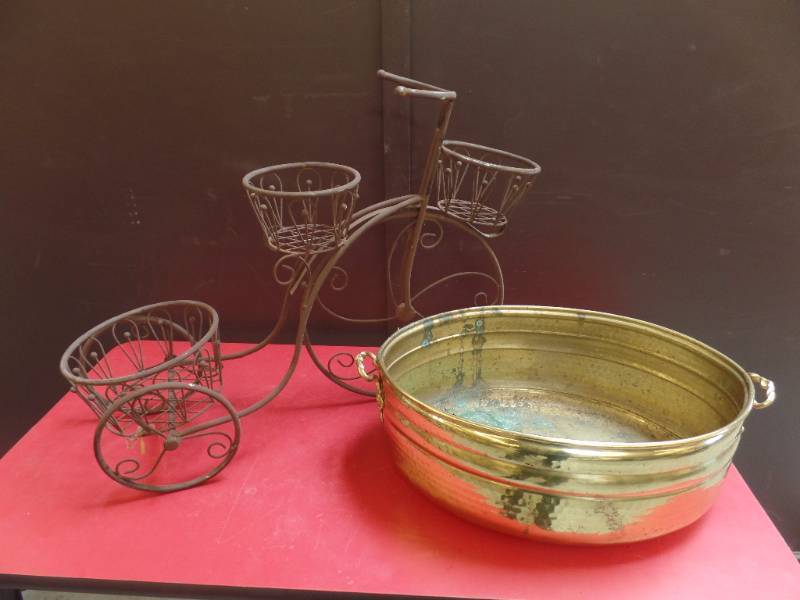 ORNAMENTAL PLANTERS