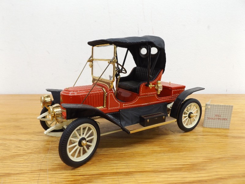 lot 4 image: MINT 116 Franklin Mint 1911 Stanley Steamer