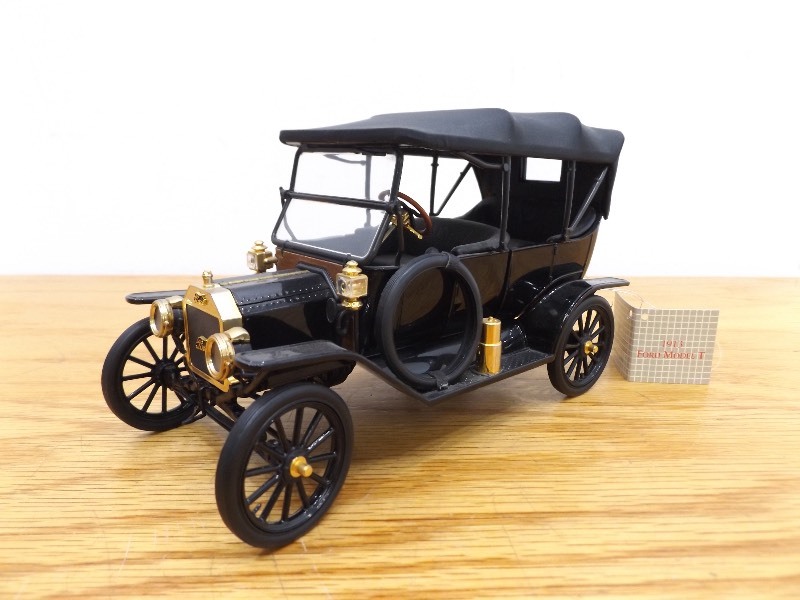 lot 5 image: MINT 116 Franklin Mint 1913 Ford Model T