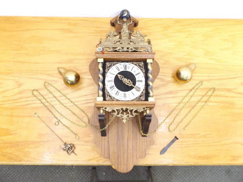 lot 3 image: Vintage WORKING Dutch Zaanse Wuba Warmink Nutwood Wall Clock