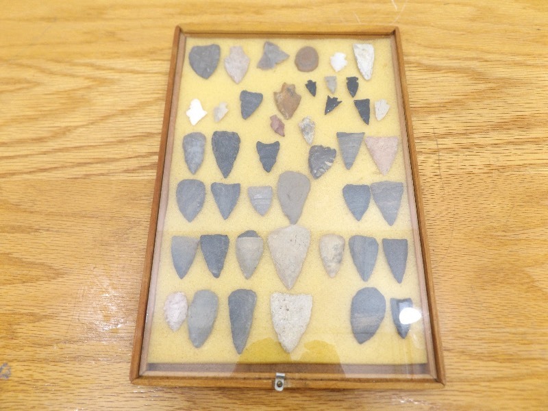 lot 12 image: Collection of 43 Authentic Antique Stone Arrowheads in Small Display Case