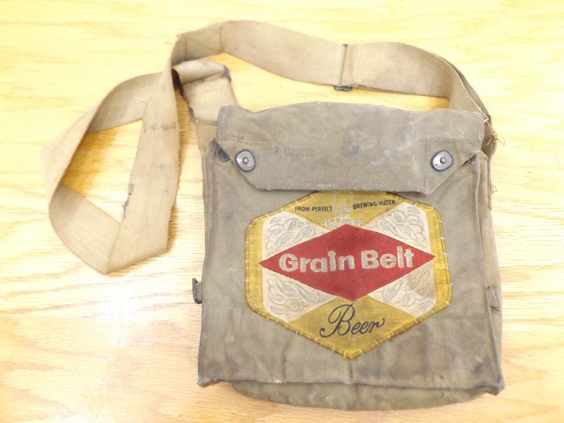 lot 13 image: Vintage Grain Belt Beer Hand Bag
