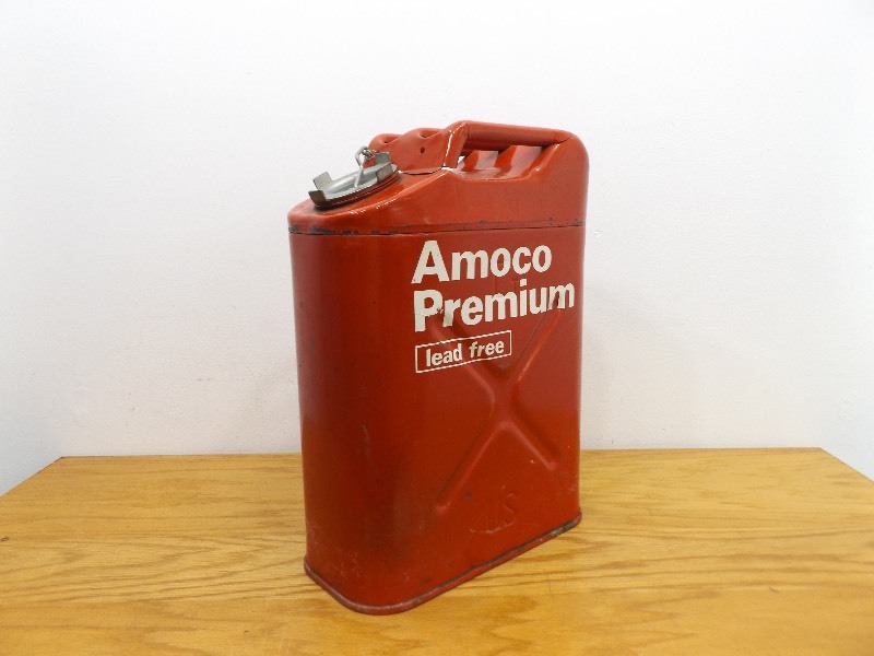 lot 21 image: Vintage Metal Amoco 5 Gallon Jerry Can