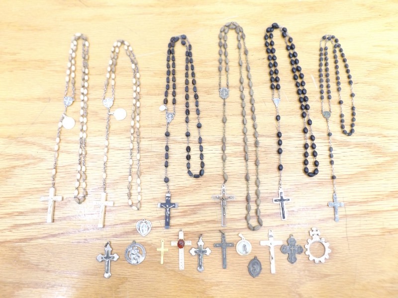 lot 28 image: Lot of Rosaries, etc. Religious Jewelry