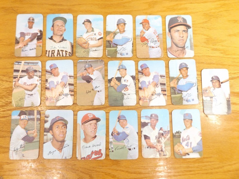 lot 41 image: 19 - 1971 Topps Big Cards