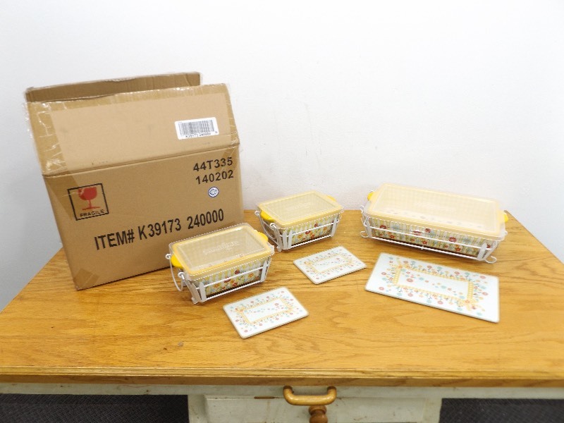 lot 47 image: Temp-Tations Yellow Gingham Garden 12 Piece Bakeware Set