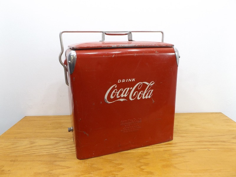 lot 1 image: Vintage 1950s Metal Coca-Cola Cooler