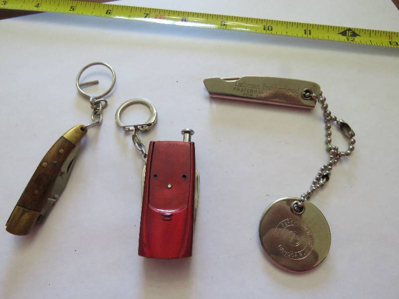 lot 665 image: Collectible Knives