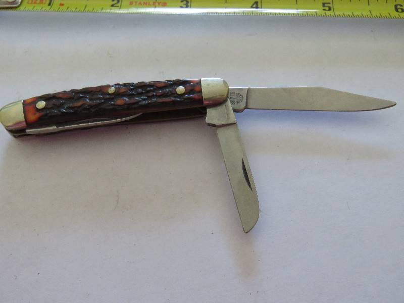 lot 636 image: Collectible Knife