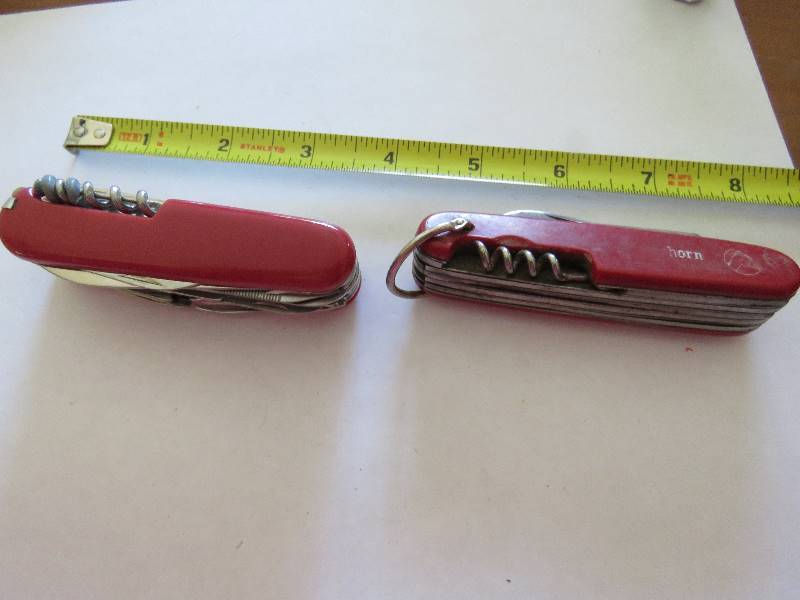 lot 633 image: Multi-Tools