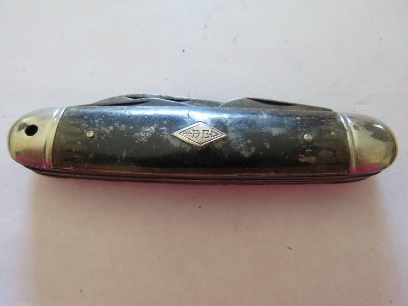 lot 637 image: Vintage Knife