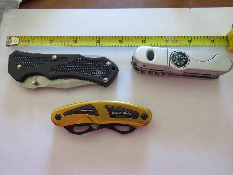 lot 645 image: Collectible Knives
