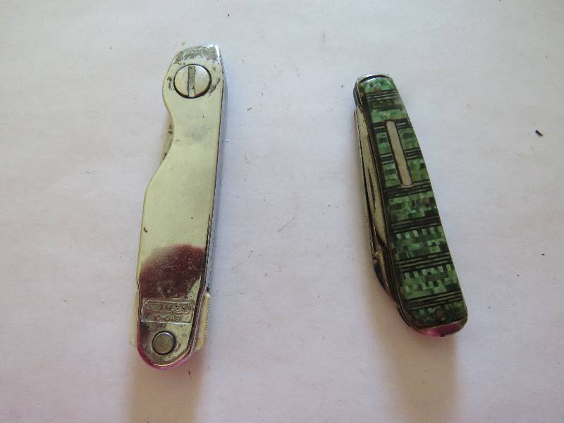 lot 686 image: Collectible Knives