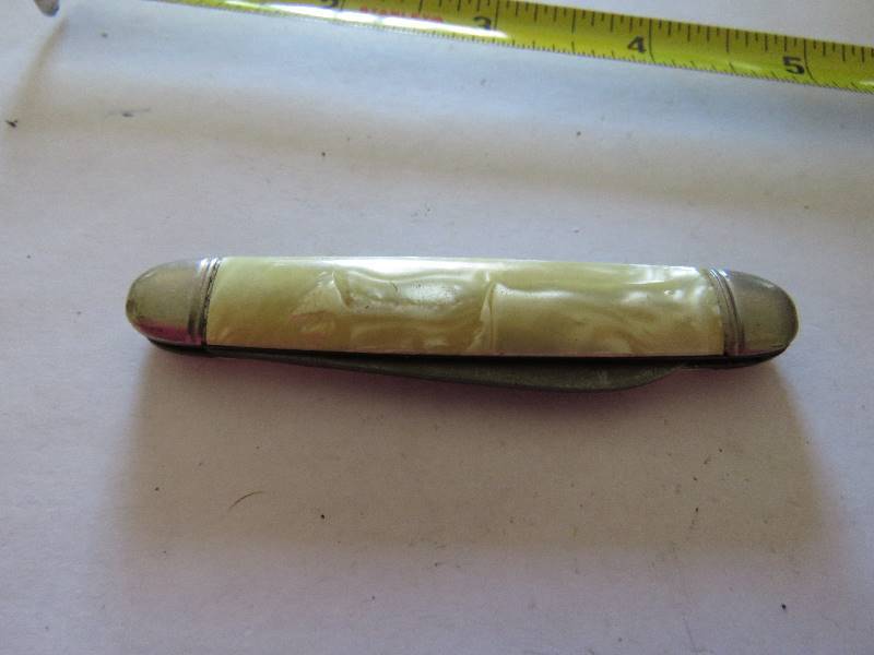 lot 704 image: Vintage Knife