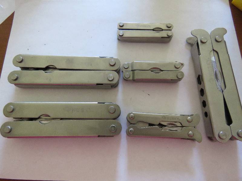 lot 705 image: Multi-Tools