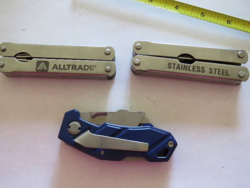 lot 709 image: Multi-Tools