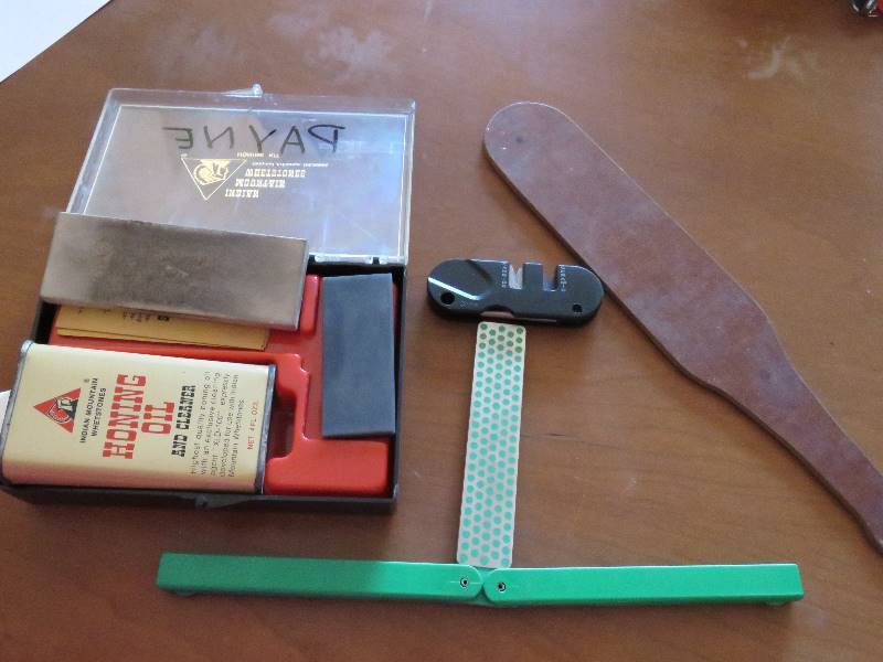lot 714 image: Knife Care Lot