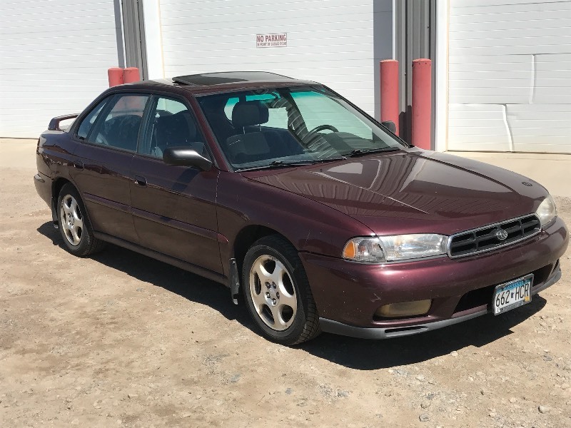 lot 1 image: 1999 Subaru Legacy L
