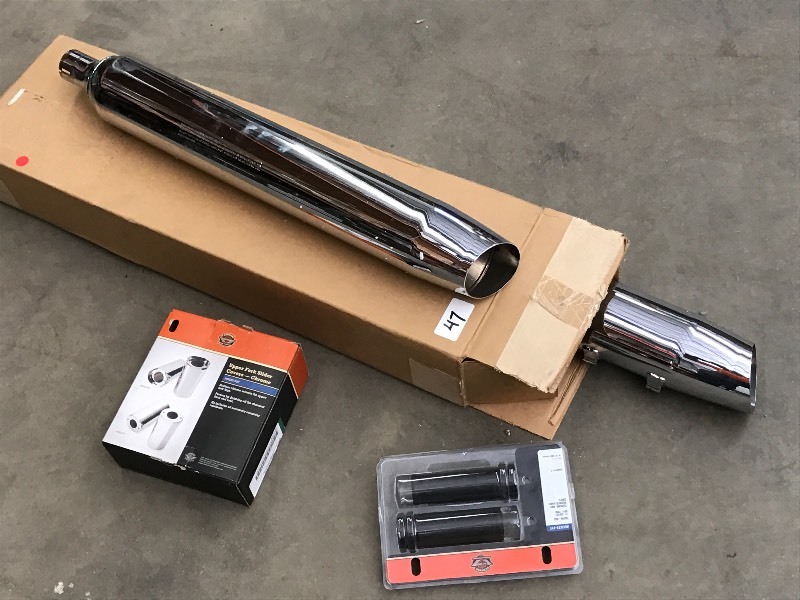lot 47 image: Lot Of Stock Harley Handle Grips, ...