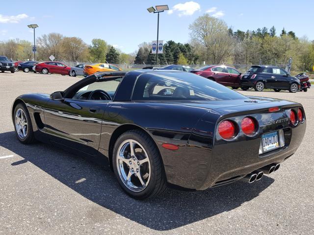 lot 010 image: 1999 Chevrolet Corvette Coupe
