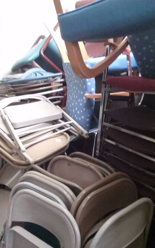 lot 11 image: Lot - Large lot of misc office chairs