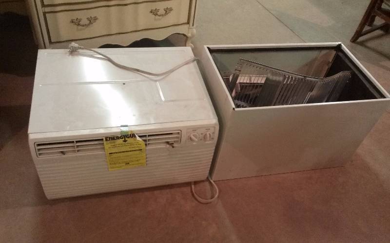 lot 31 image: Sears Window AC Unit, 10000 BTU, Never used