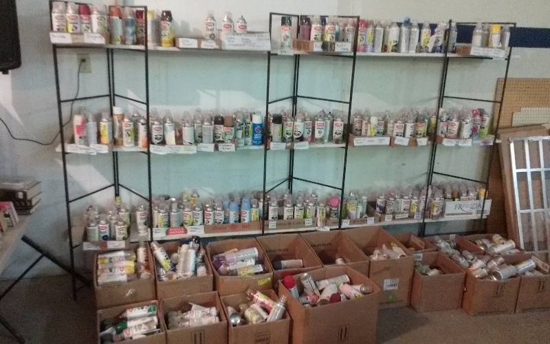 lot 33 image: HUGE Lot of Misc Spray Paint Huge array of colors