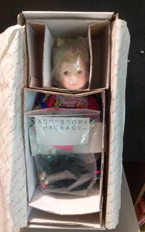 lot 37 image: NIB Danbury Mint Porcelain Doll - NorwaySwedish