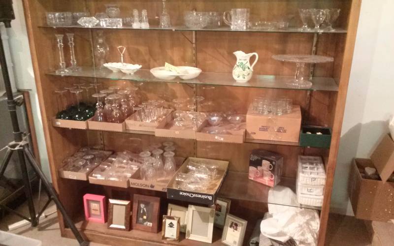 lot 46 image: Lot - Beautiful Crystal, Redwing, Misc Glassware