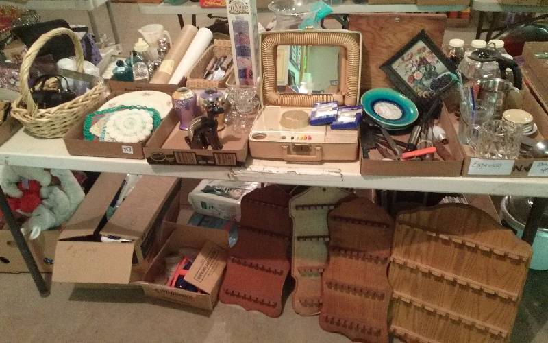 lot 66 image: Lot - Misc Kitchenware, Wood Spoon Holders, Figurines, etc