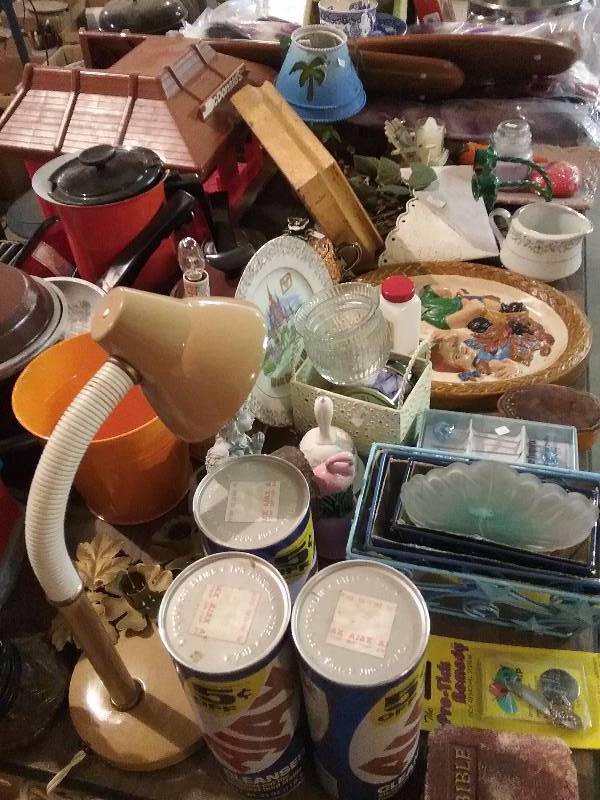 lot 71 image: Lot - Misc Houseware, Vintage Items, etc