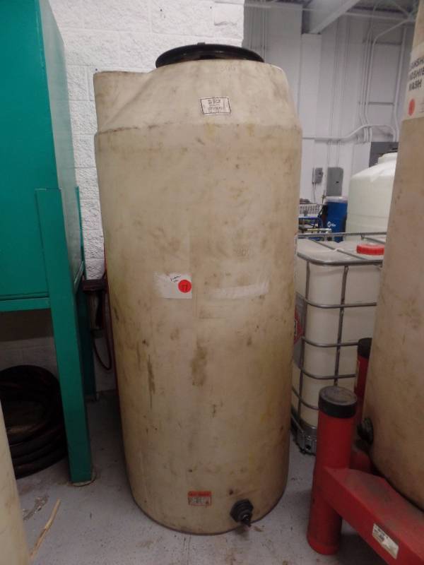 300 GALLON POLY TANK