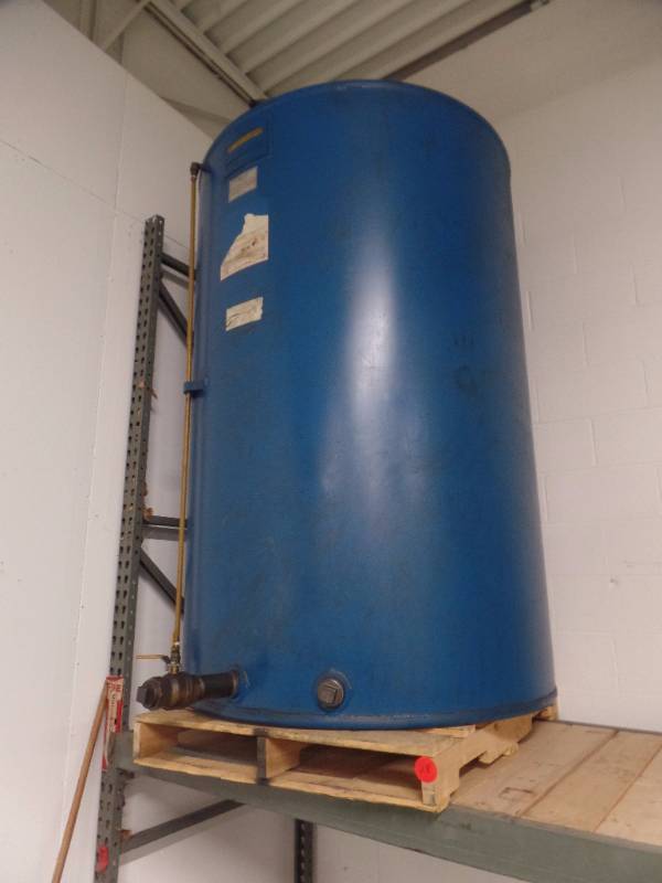 500 GALLON STEEL HOLDING TANK