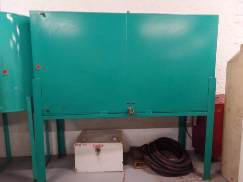780 GALLON STEEL TANK