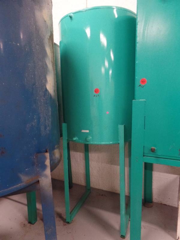 230 GALLON STEEL TANK