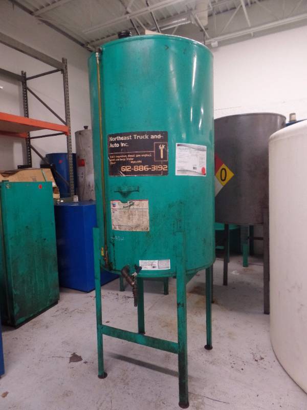 300 GALLON STEEL TANK
