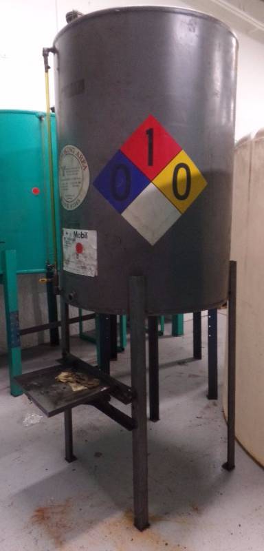 200 GALLON STEEL TANK