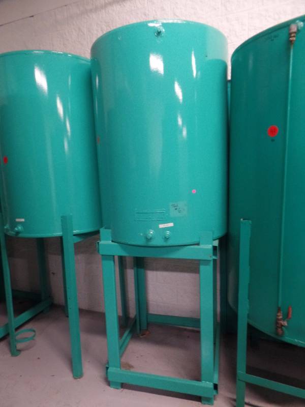 215 GALLON STEEL TANK