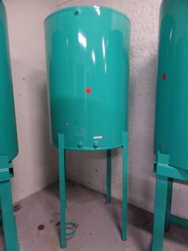 215 GALLON STEEL TANK