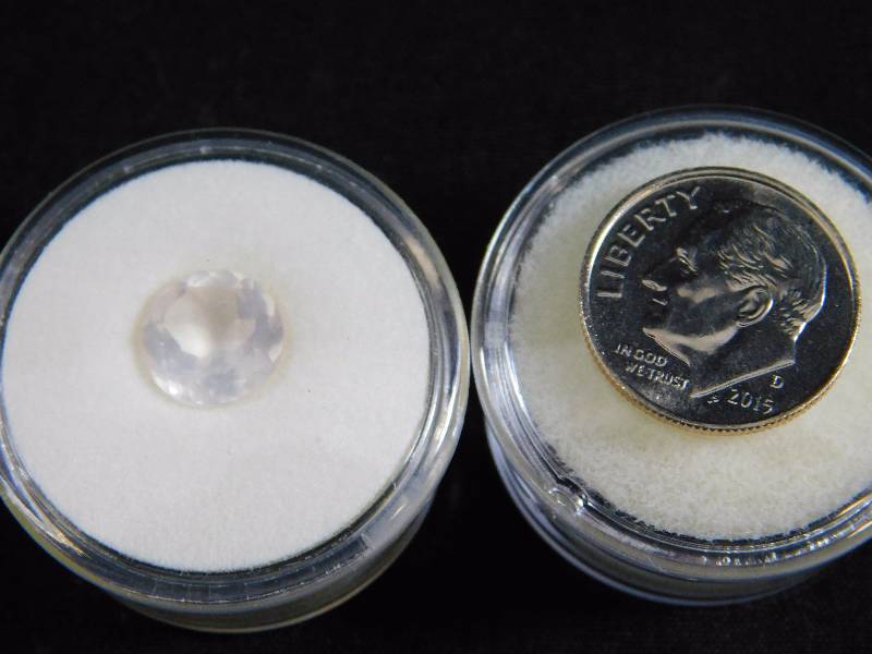 2.5 ct Round Cut Gemstone