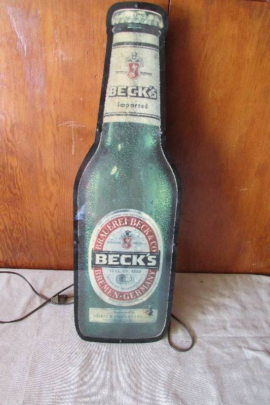 lot 15 image: Vintage Becks Beer Bar Light