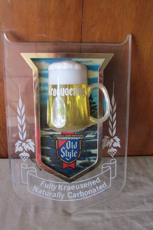 lot 16 image: Vintage Old Style Bar Light
