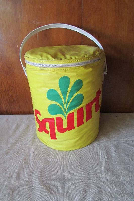 lot 25 image: Vintage Squirt Cooler